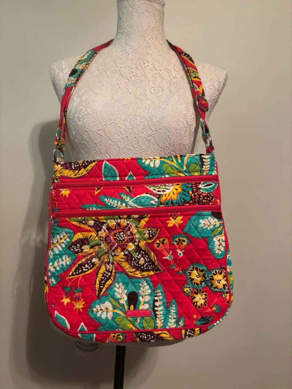 Vera Bradley Red Floral Rumba pattern Quilted Crossbody/Tote  with Teal Accents